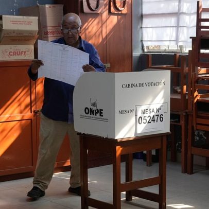 Resultados da eleição presidencial no Peru adiados com extensão de voto de um dia