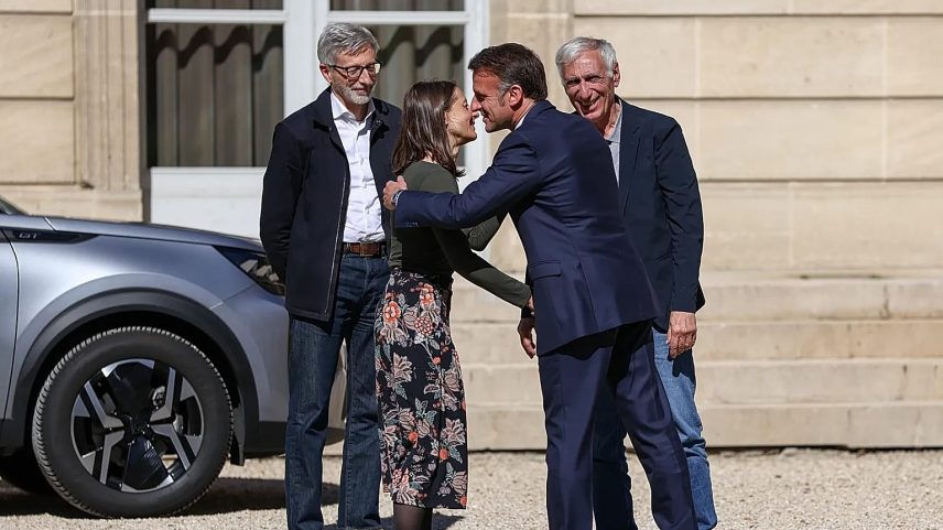 French President Emmanuel Macron greets Cécile Kohler in Paris, 8 April, 2026