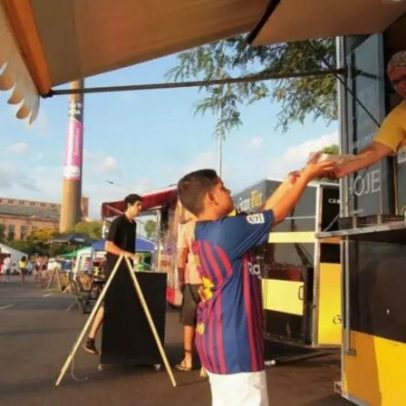 Nova lei define ocupação de Food Trucks e veículos comerciais em Porto Alegre.