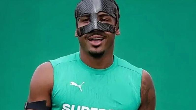 John Kennedy levou três pontos no nariz após vitória do Fluminense sobre a Chapecoense –