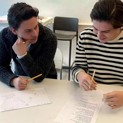 Escolas da Suécia reduzem ensino digital e voltam ao lápis e papel