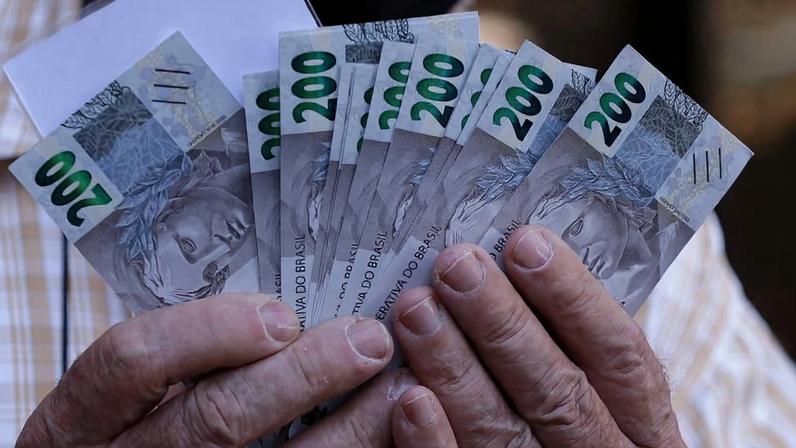 Notas de R$ 200