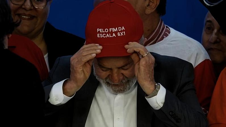 O presidente Lula durante encontro com centrais sindicais