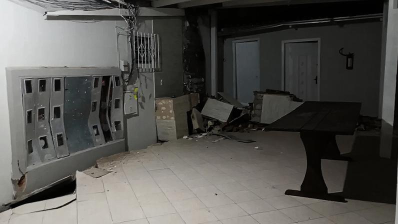 Prédio em Itajaí afunda; moradores ficam feridos e precisam ser evacuados