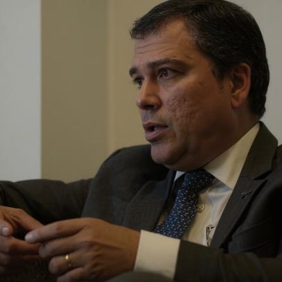 Mensagens de ex-presidente do BRB indicam possível fraude para favorecer Master