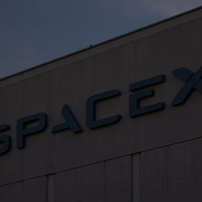 SpaceX planeja investir em IA para empresas após conquista espacial
