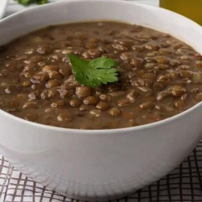 Cinco receitas de sopa proteica para começar a semana com energia