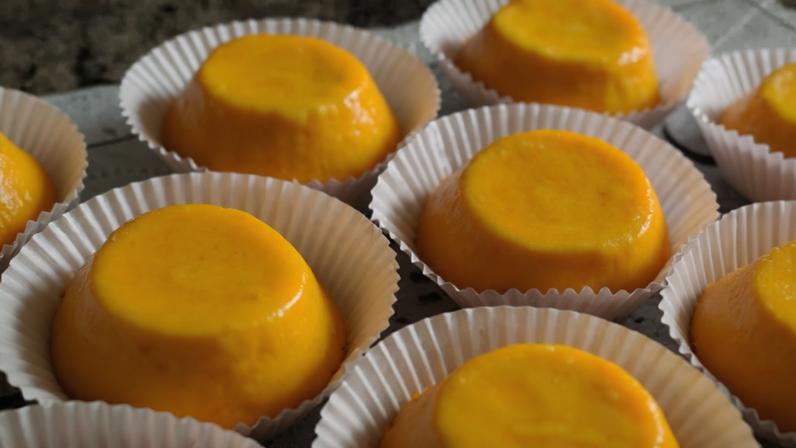 Do convento ao coco: conheça a história do quindim, o doce que traduz a alma do Brasil