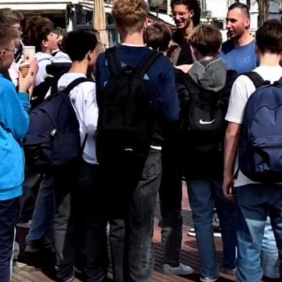 Jovens relatam cura após aceitação de Jesus em evangelismo de rua na Holanda