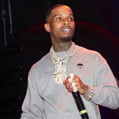 Tory Lanez processa o sistema prisional da Califórnia por R$ 496 milhões