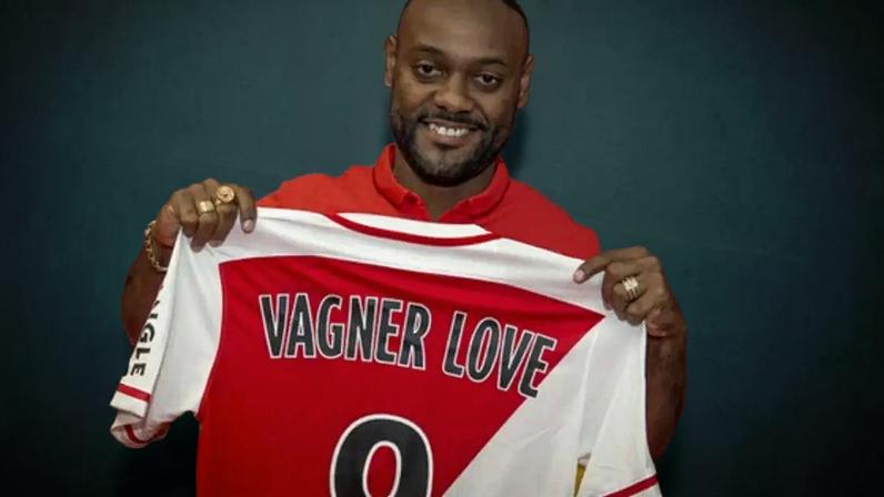 Vagner Love apresentado no Mônaco