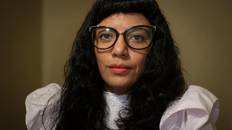 Déia Freitas, criadora e apresentadora do podcast de histórias reais 'Não Inviabilize'