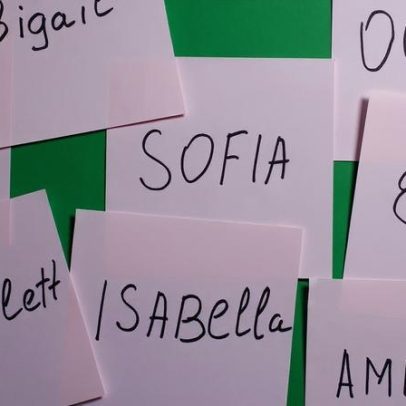 Algoritmos e SEO influenciam escolhas de nomes de bebês