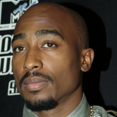 Irmão de Tupac aciona por homicídio culposo 29 anos após a morte de Tupac