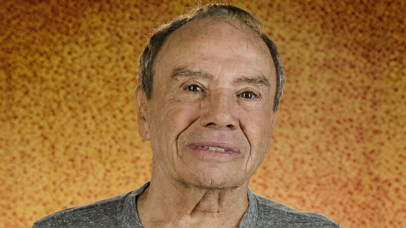 Stênio Garcia fala de crise financeira e admite erros no passado