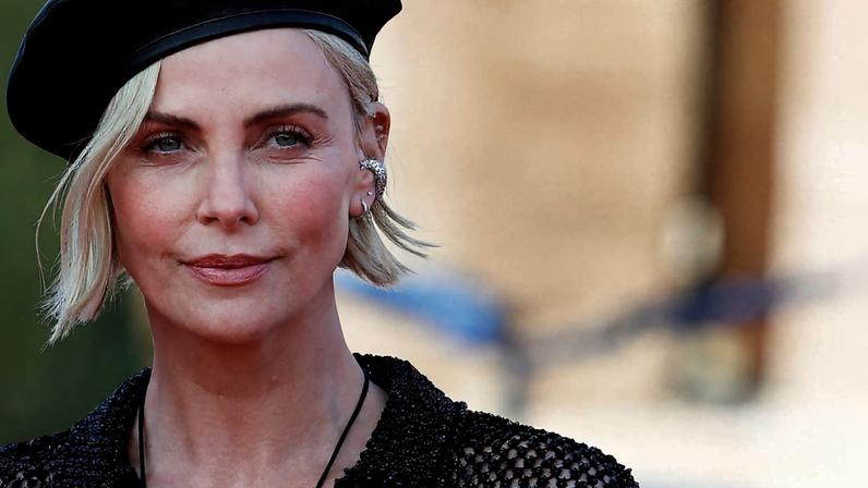 Charlize Theron na première de 'Velozes e Furiosos 10', em Roma, na Itália