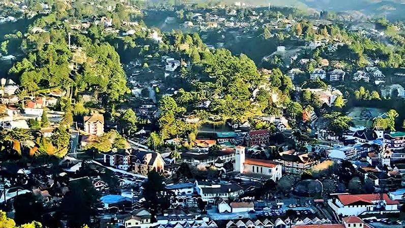 Campos do Jordão, cidade mais alta do Brasil, exibe beleza alpina