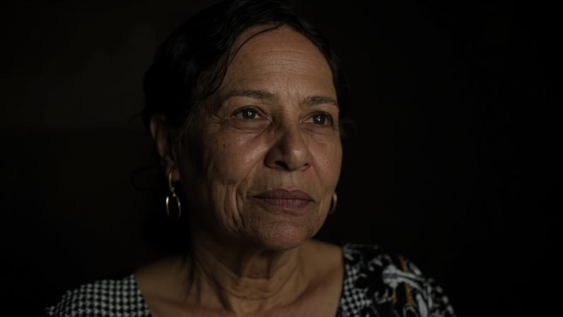 Retrato da escritora e professora Leda Maria Martins, no bairro de Botafogo, na zona sul do Rio de Janeiro
