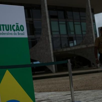Conservadores constitucionais ganham espaço político em debates ideológicos