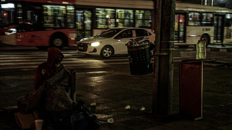 Homem em situação de rua no centro de São Paulo - Karime Xavier - 13.mar.24/Folhapress
