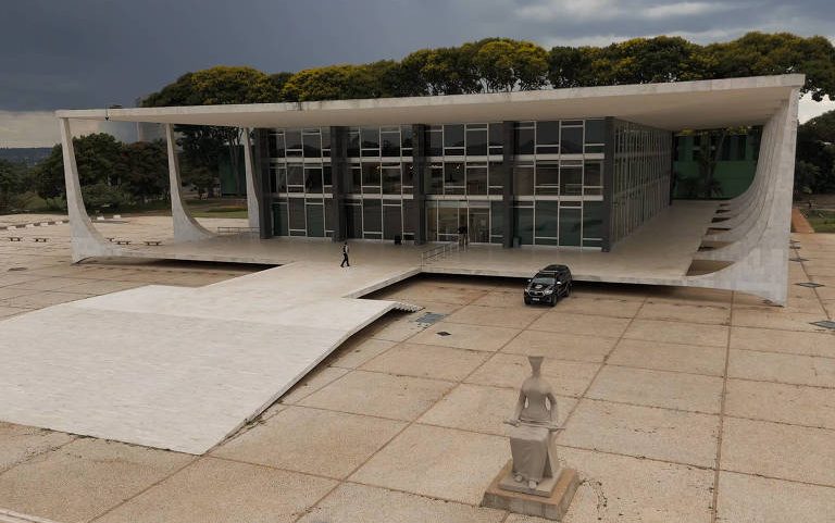 Fachada da sede do STF (Supremo Tribunal Federal), na Praça dos Três Poderes, em Brasília