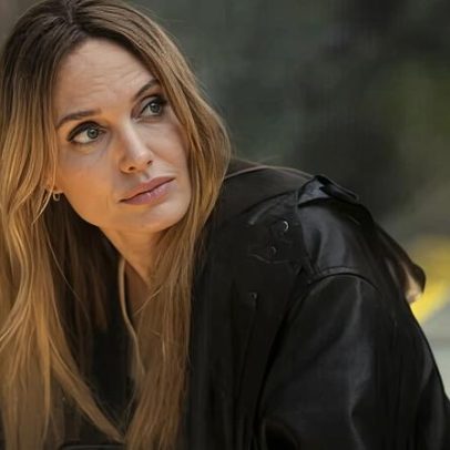 Análise da alta-costura Jolie adiciona profundidade ao drama da moda