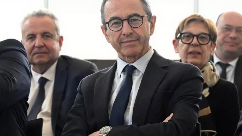 Bruno Retailleau, hoje pré-candidato à Presidência pela direita, quando ministro do Interior em 2025, endureceu a regularização de imigrantes
