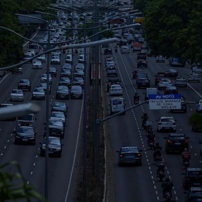 Faixa para motos em SP registra excesso de velocidade na maioria das vias