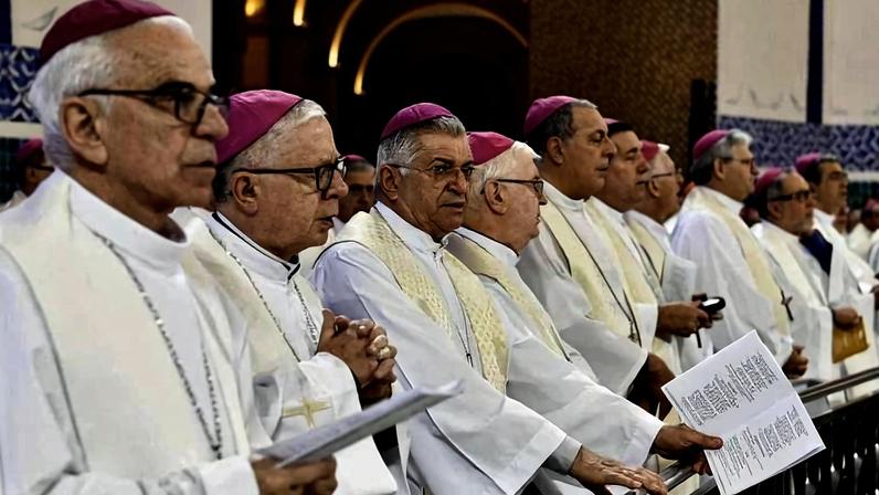 Bispos participam de missa durante a 61ª edição da Assembleia Geral da Conferência Nacional dos Bispos do Brasil, em 10 de abril de 2024