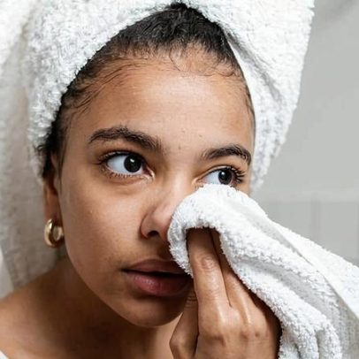 Menos cosméticos reduzem rapidamente contaminantes no corpo, diz estudo