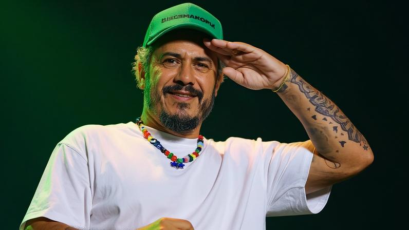 Marcelo D2 em show do BaianaSystem no Festival de Verão Salvador 2025