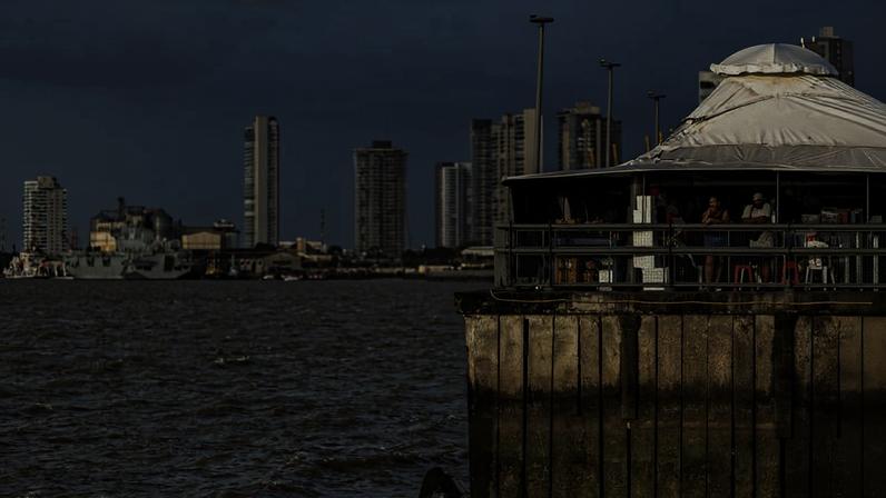 Baía do Guajará, em Belém, uma das capitais com barreiras para extração de dados de transparência