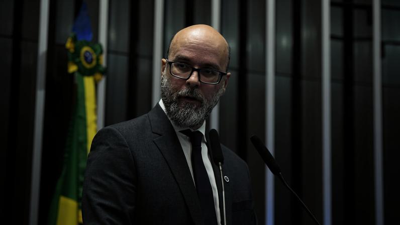 O presidente da Anvisa, Leandro Safatle, durante evento no Senado Federal
