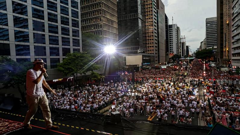 Show de João Gomes durante o Réveillon na avenida Paulista