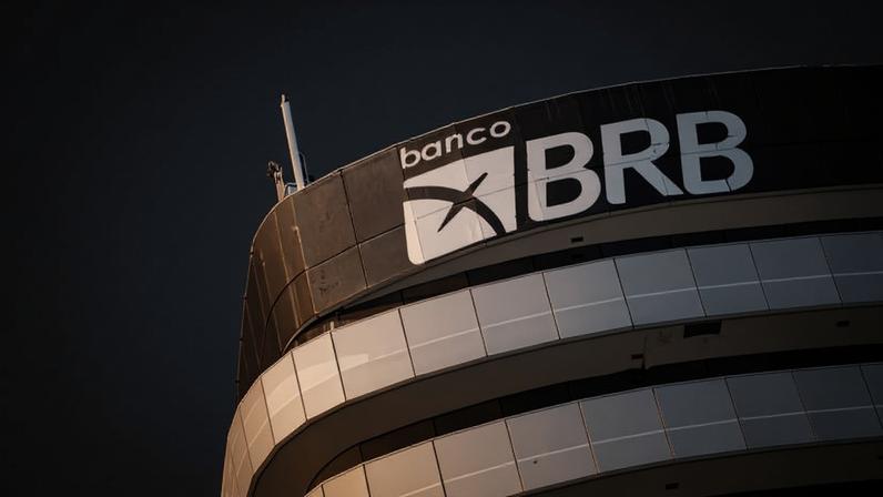 Detalhe da fachada da sede do Banco de Brasília (BRB)