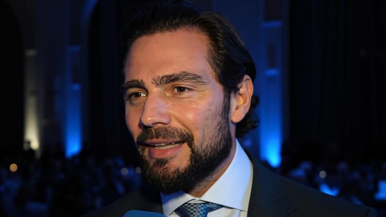 O banqueiro Daniel Vorcaro, do Banco Master, em vídeo, durante evento em São Paulo em 2024