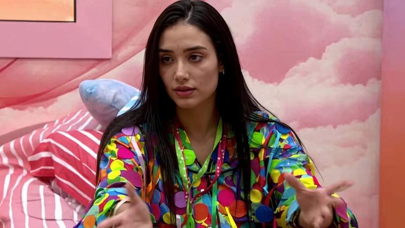 Jordana sobreviveu ao paredão e mandou pra casa a errática Samira Sagr