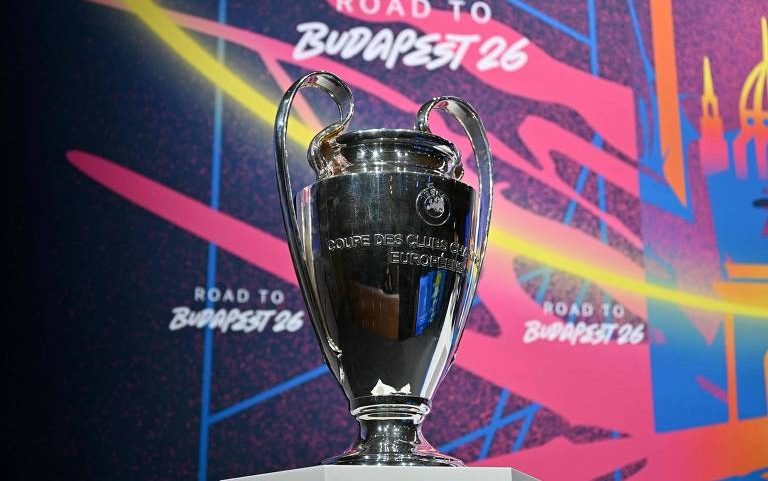 Taça da Champions League durante evento na Suiça, em fevereiro de 2026