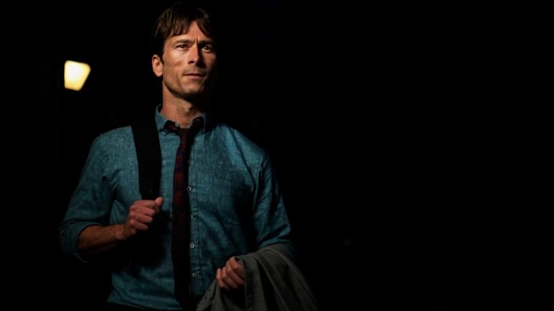 Glen Powell em cena do filme 'Manual Prático da Vingança Lucrativa'