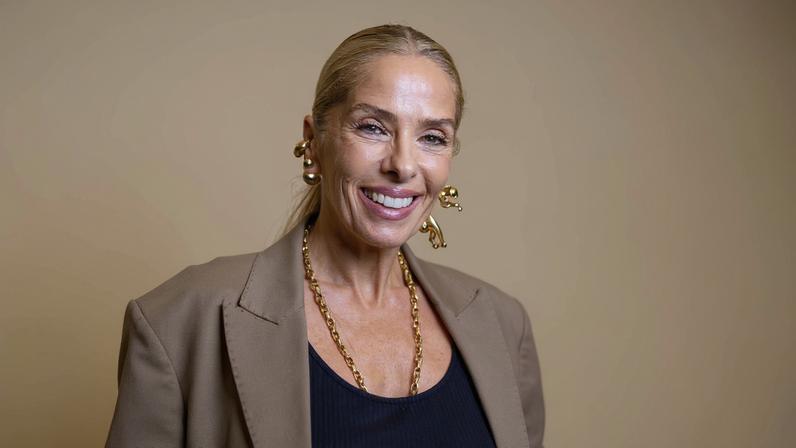 A apresentadora Adriane Galisteu na estreia do musical "Tina Turner" no Teatro Santander