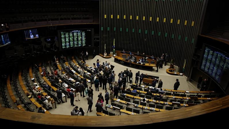 Plenário da Câmara dos Deputados durante discussão e votação da PEC da Segurança Pública