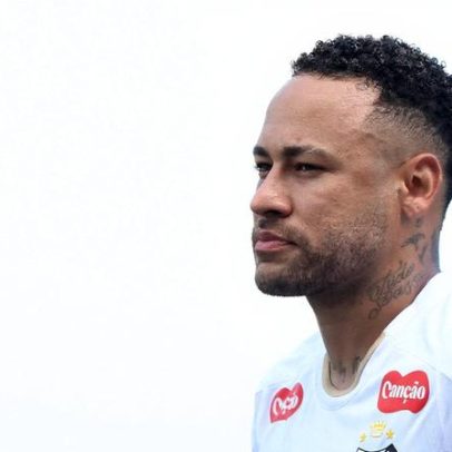 Neymar posta versículo bíblico e fotos da família após polêmica por fala machista
