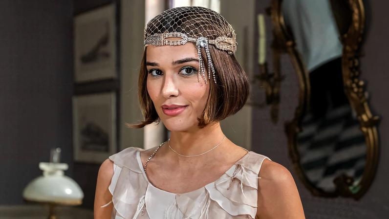 Theresa Fonseca comenta casamento durante gravações de novela