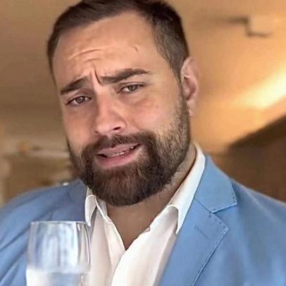 Humorista viraliza com personagem Rico Esnobe nas redes