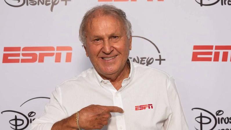 Zico assina contrato com a ESPN