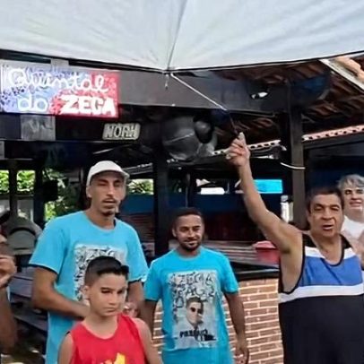 Zeca Pagodinho distribui ovos de Páscoa à comunidade de Xerém