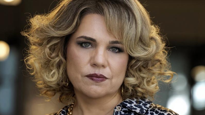 Isabel Teixeira como Pilar, a vilã da próxima novela das nove, 'Quem Ama Cuida'