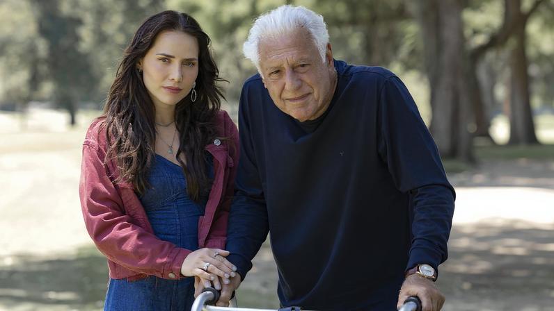 Leticia Colin e Antonio Fagundes como Adriana e Arthur Brandão em 'Quem Ama Cuida'