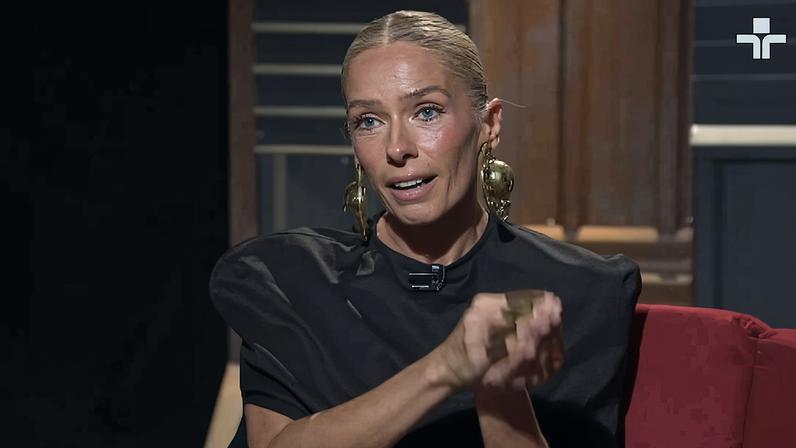 A apresentadora Adriane Galisteu na TV Cultura