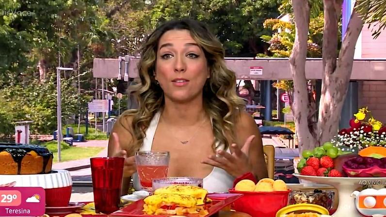 Samira durante entrevista ao Mais Você (Globo)